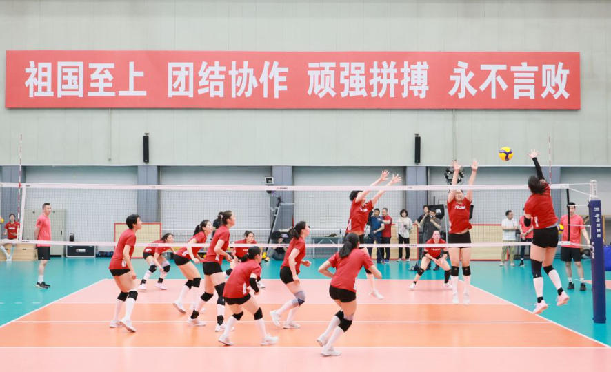 ng28南宫娱乐与朋友共享欢乐时光